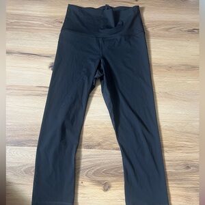 black lululemon cropped leggings